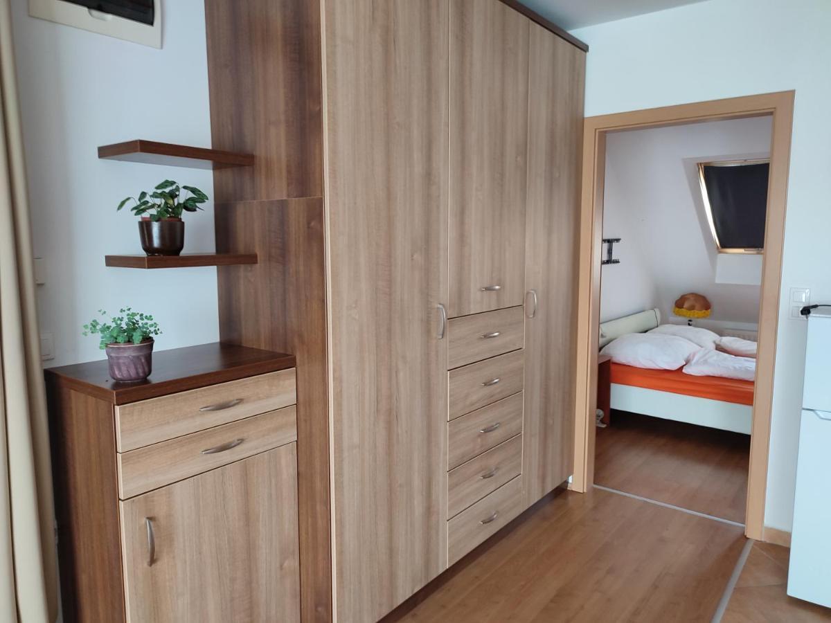 Larix Apartman Sárvár 外观 照片