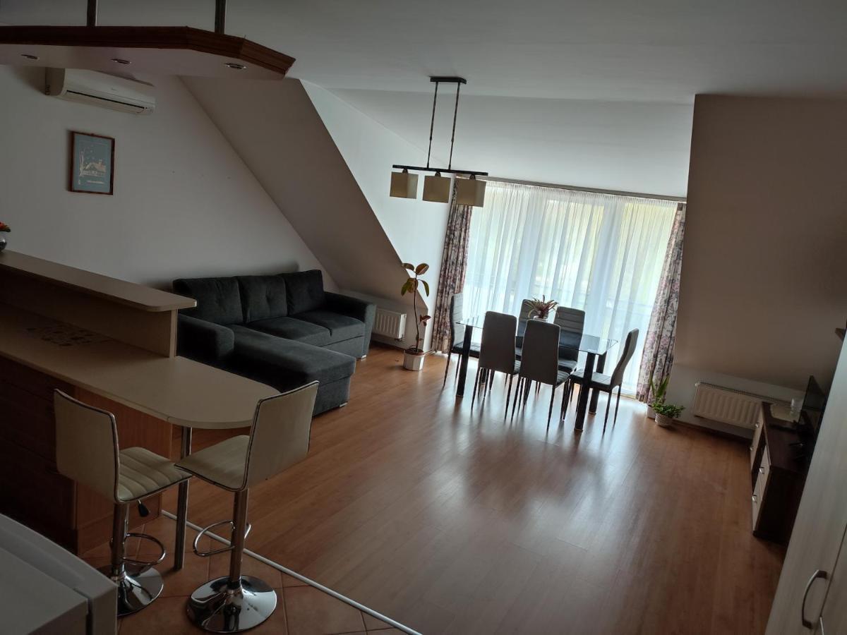 Larix Apartman Sárvár 外观 照片